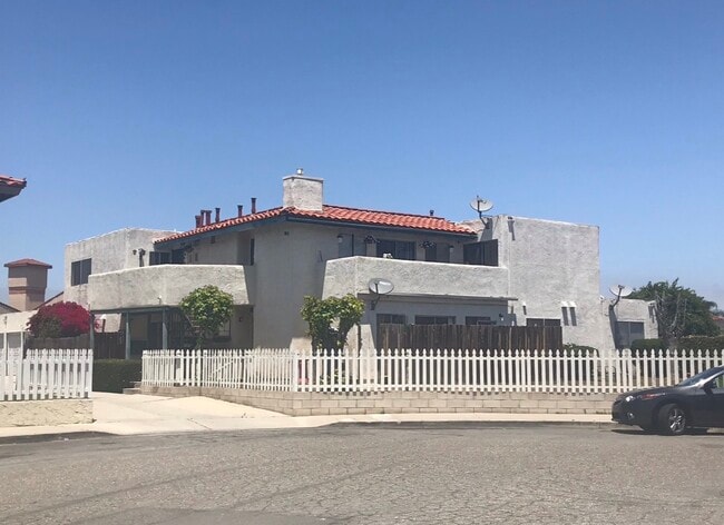 Foto del edificio - 18881 Valley Cir