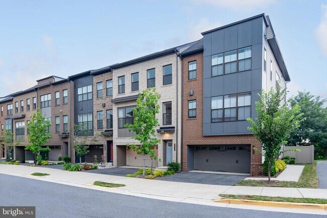 Building Photo - 6275 Edsall Rd
