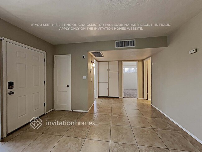 Building Photo - 9444 N 4th Ave