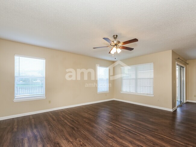 Building Photo - 96036 Starlight Ln