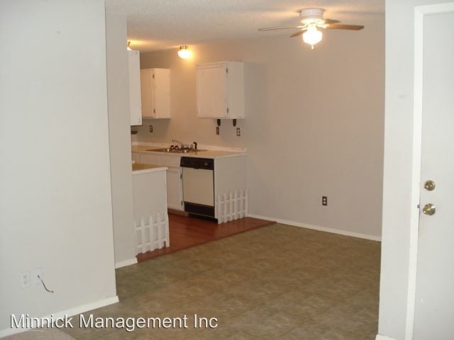 Building Photo - 210 S 18th Ave