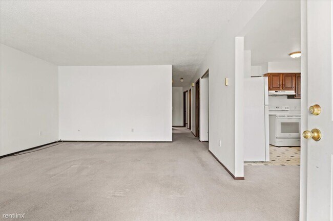 Building Photo - 3 br, 1.5 bath House - 315 Sentry Hill Road