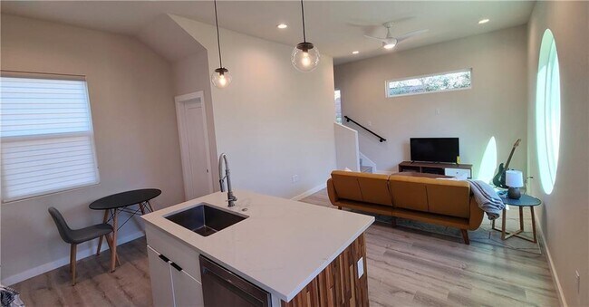 Foto del edificio - 4706 Sylvandale Dr
