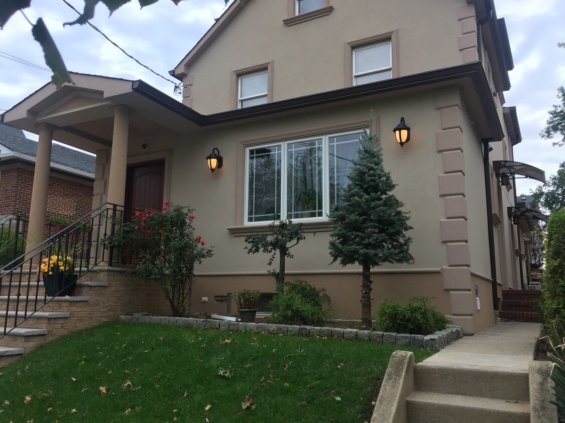 15720 11th Ave Unit 2, Whitestone, NY 11357 Apartments in Whitestone