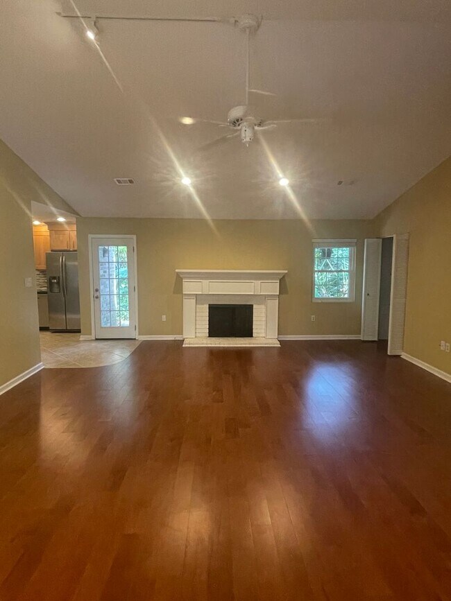 Foto del edificio - RIVER OAKS- WILMINGTON ISLAND-
