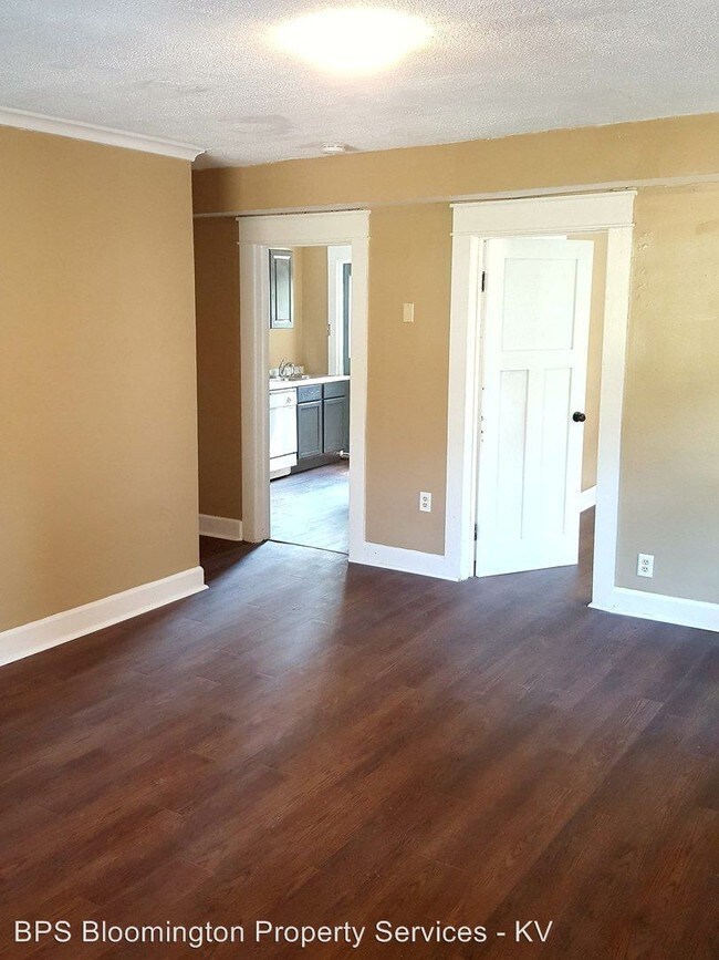 Building Photo - 7 br, 3 bath Apartment - 710 E 9th St