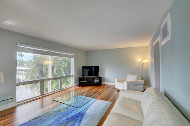 Building Photo - 414 Seasage Dr