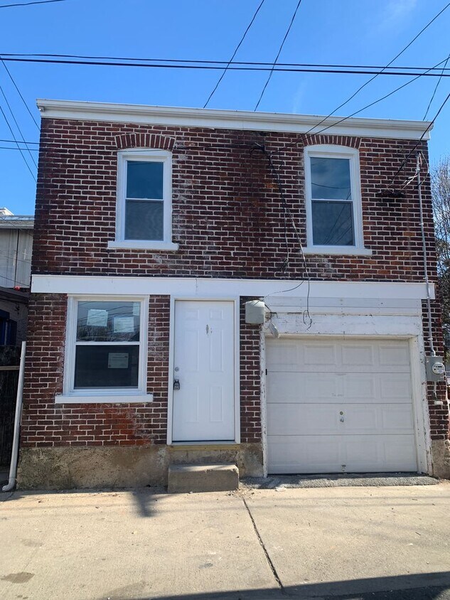 Primary Photo - 136 N 10th