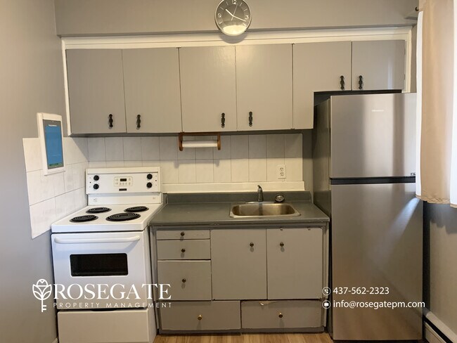 Building Photo - 1-Bedroom Apartment in Hamilton | Heat, Water & Internet Included + Parking