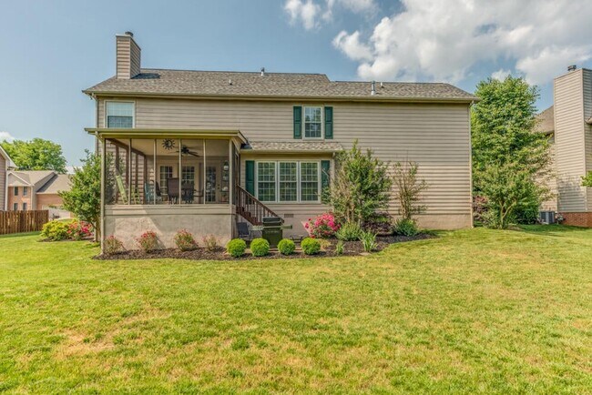 Foto del edificio - Knoxville 37934 - 4 bedroom, 2.5 bath - call Karen Robertson 865-454-7626