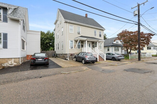 Building Photo - 150 Brook Rd