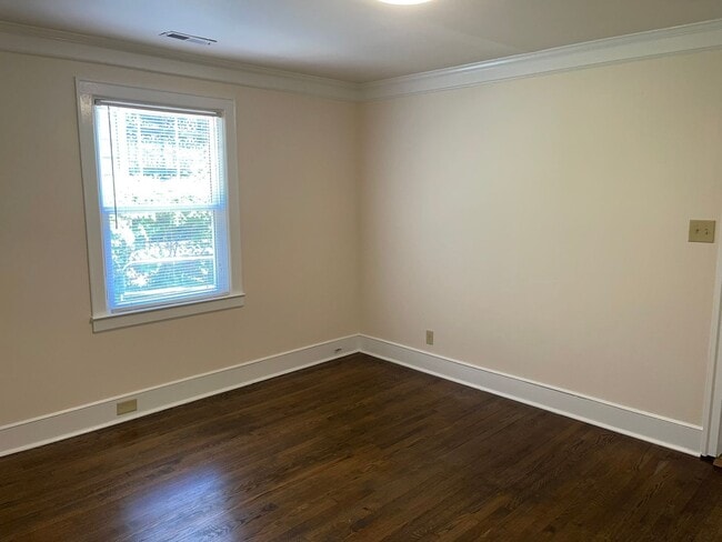 Foto del edificio - Cute One Bedroom Duplex in Plaza Midwood!