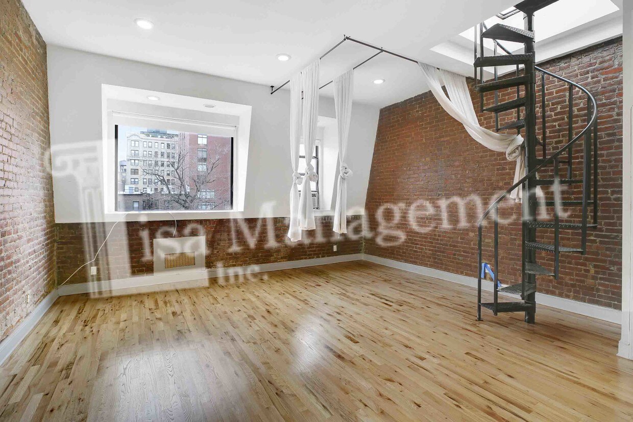 Foto principal - 151 E 82nd St