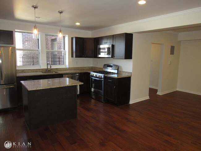Foto del edificio - 3415 Parsons Blvd
