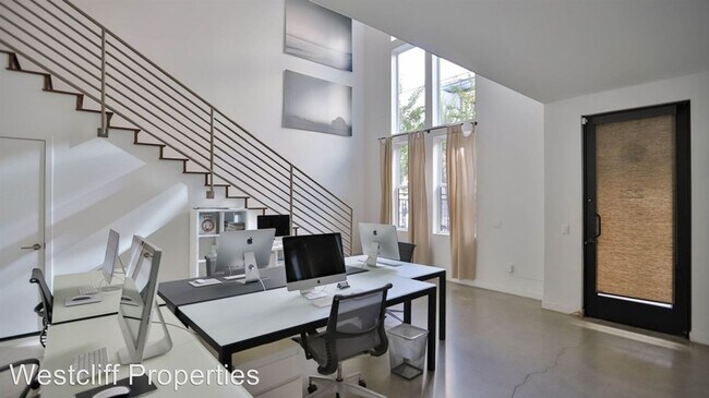 Foto del edificio - 221 N Sycamore St