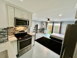 5585 E Pacific Coast Hwy