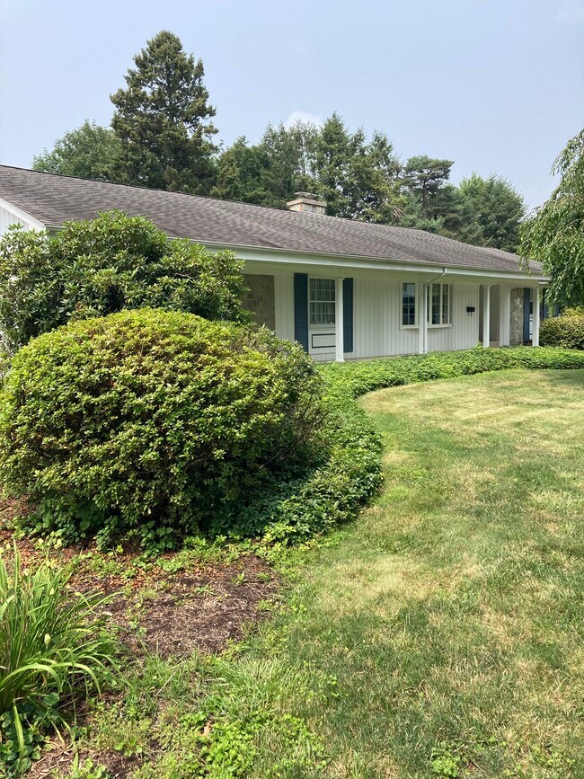 Building Photo - 340 N 28th St