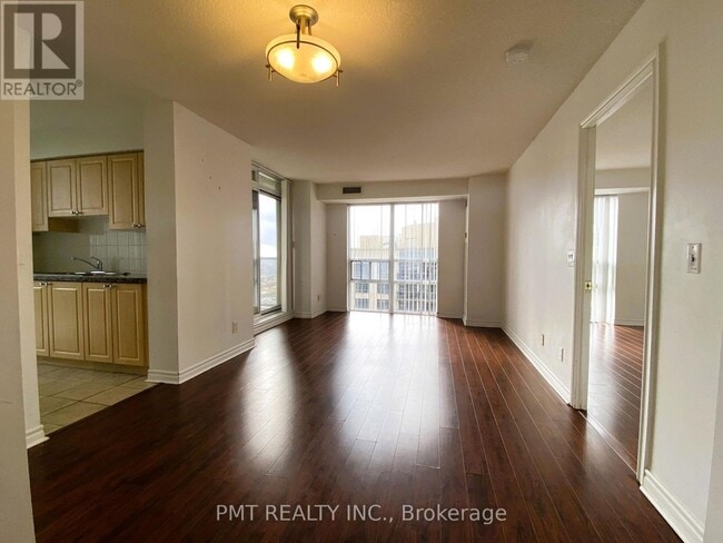 Photo du bâtiment - 5 Michael Power Pl