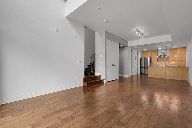 Building Photo - $2,395.00, Spacious Loft, 1.5 bath in Jeff...