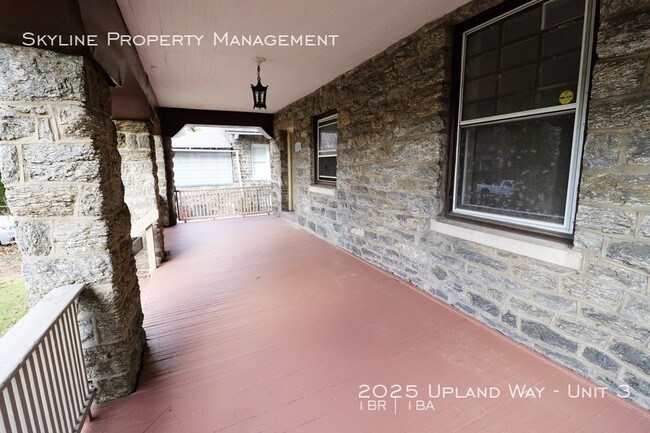 Foto del edificio - 2025 Upland Way
