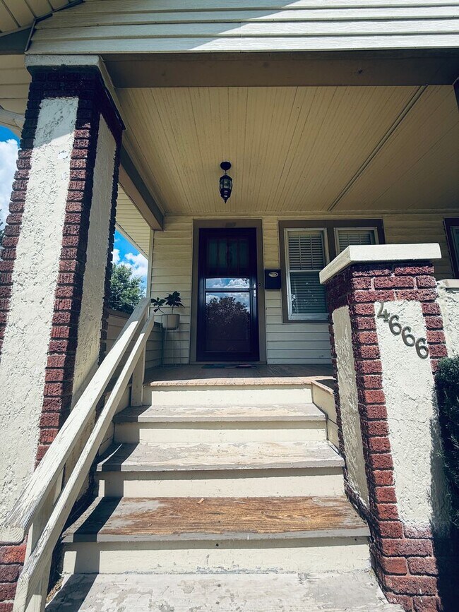 Foto del edificio - 4666 Poppleton Ave