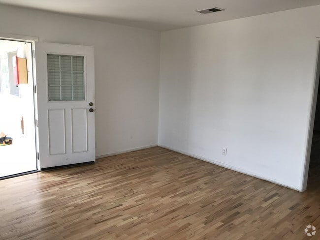 Building Photo - 951 McCarthy Ct