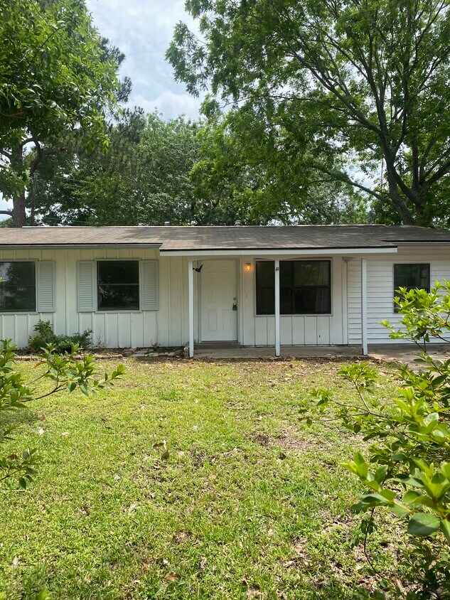 Foto principal - 1421 George Dr