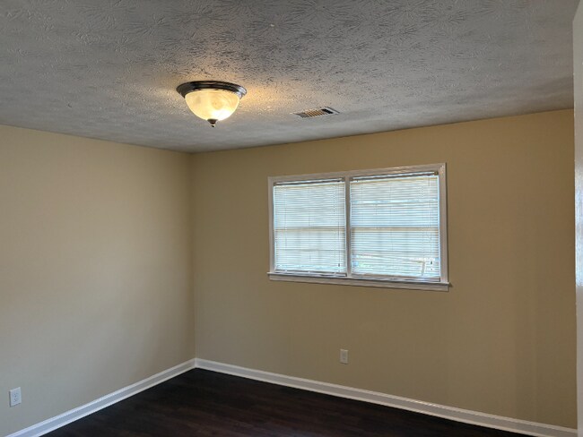 Foto del edificio - 525 Charleston Ln