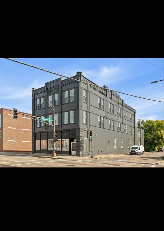 Building Photo - 842 Rice St
