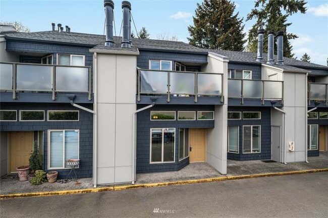 Building Photo - 5847 NE 75th St