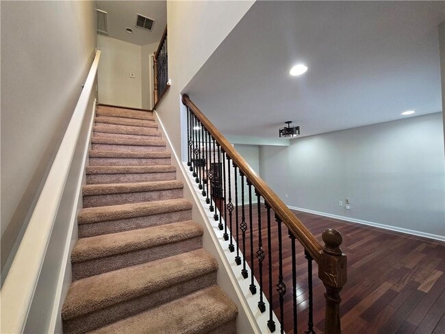Building Photo - 2616 Boland Dr NE