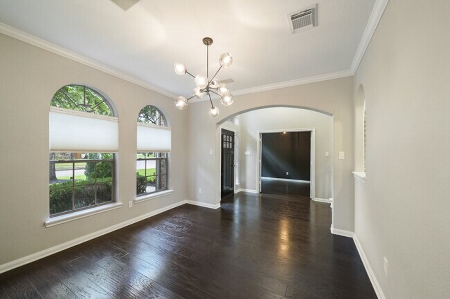 Building Photo - Executive Home with Sparkling Pool and Outdoor Entertainment Area