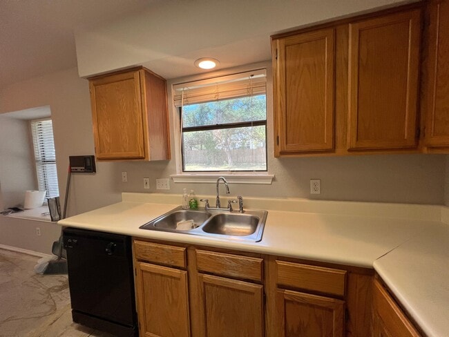 Building Photo - 7906 Tiffany Dr