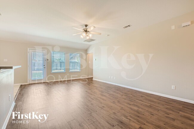 Building Photo - 1825 Ridgecrest Dr