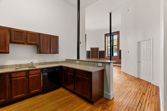 Interior Photo - The Varnum