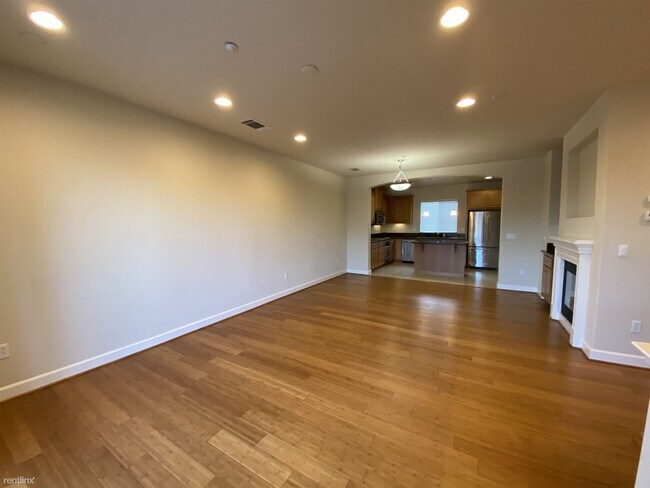 Foto del edificio - 2 br, 2.5 bath Townhome - 1714 Hillebrant ...