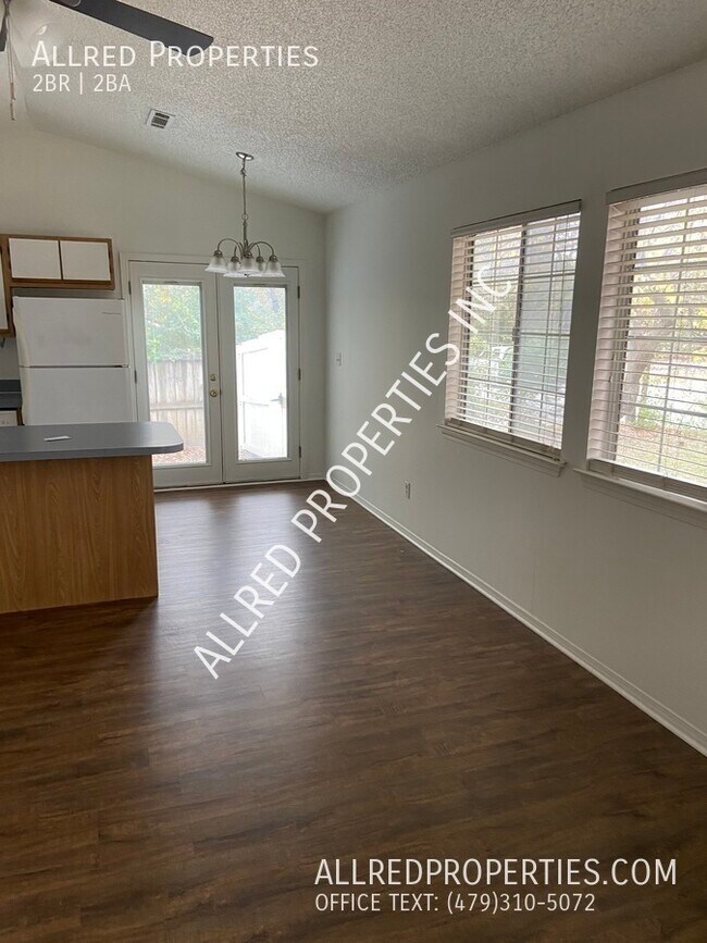 Building Photo - Cozy Duplex in Fayetteville