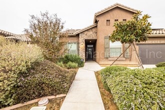 Building Photo - 9430 Red Pine Dr