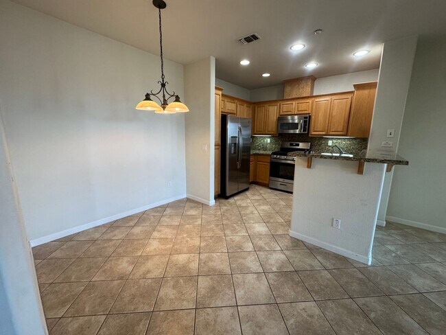 Foto del edificio - BEAUTIFUL TOP FLOOR CONDO AT THE TERRACES IN DUBLIN RANCH!!!