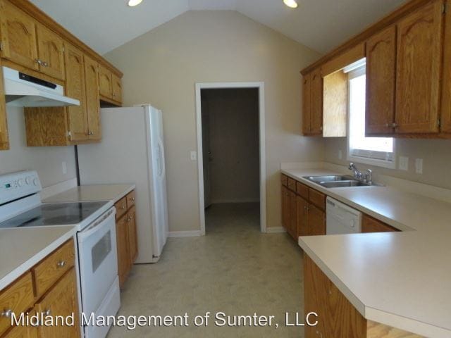 Building Photo - 3380 Sportsman Dr