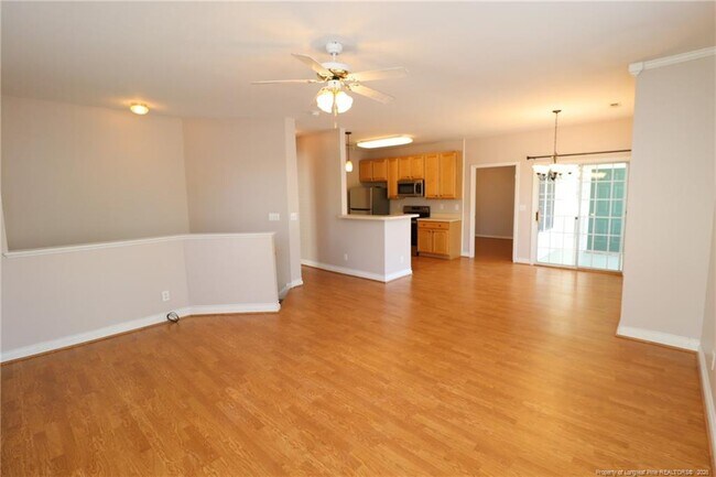 Foto del edificio - 2121 Kudrow Ln