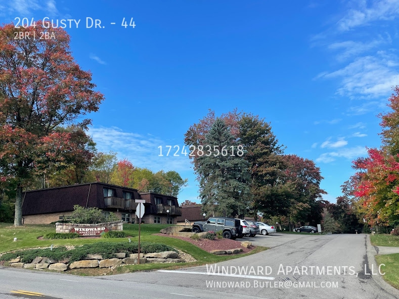 Primary Photo - 2 Bedroom Townhouse