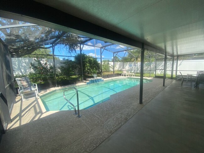 Foto del edificio - Meadow Woods Pool Home
