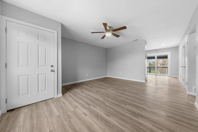 Sala de estar - 124 Wind Ridge Dr