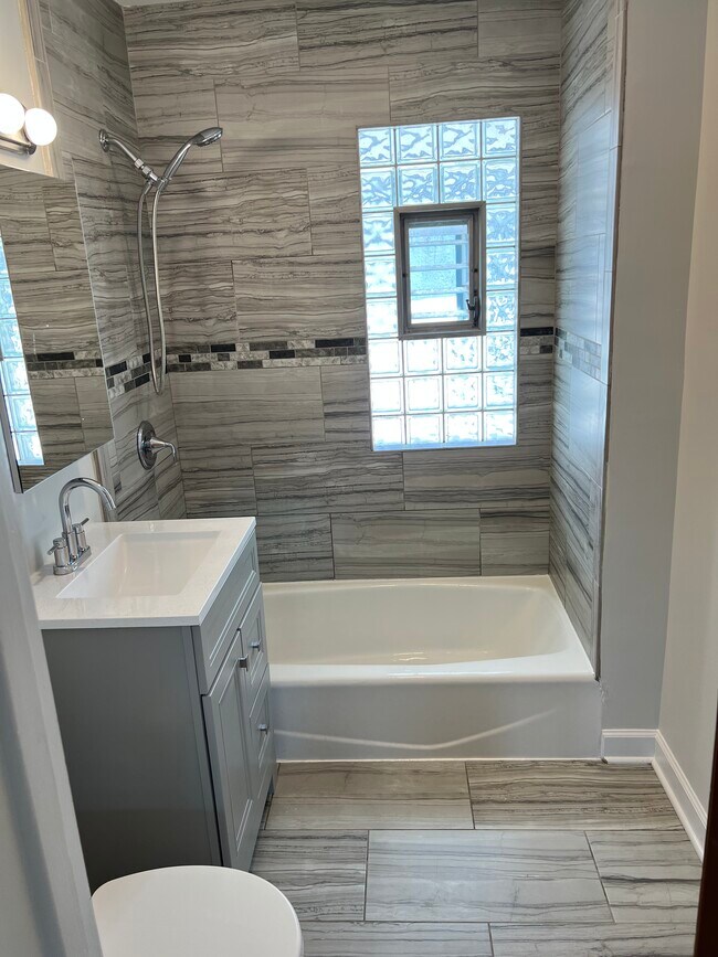 Bathroom - 1161 Clarence Ave