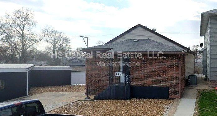 Photo - 117 N Shamrock St