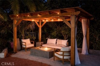 Building Photo - 141 S Peralta Hills Dr