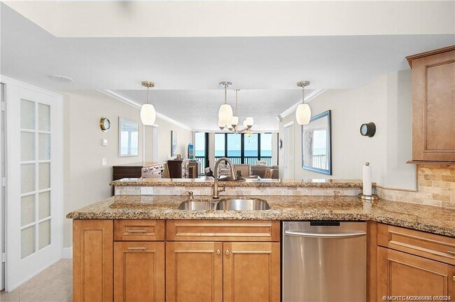 Foto del edificio - 9550 S Ocean Dr