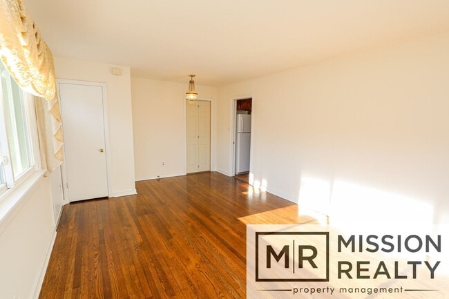 Building Photo - COMING SOON - 3 BED 1 BATH RANCH HOME IN M...