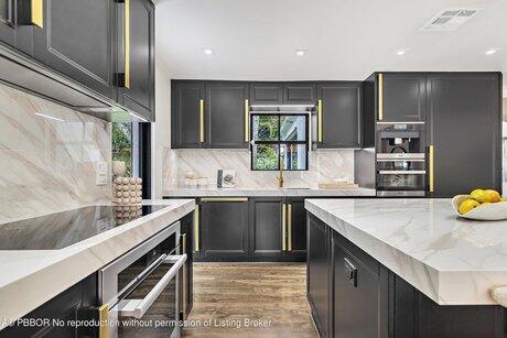 Foto del edificio - 217 Avila Rd